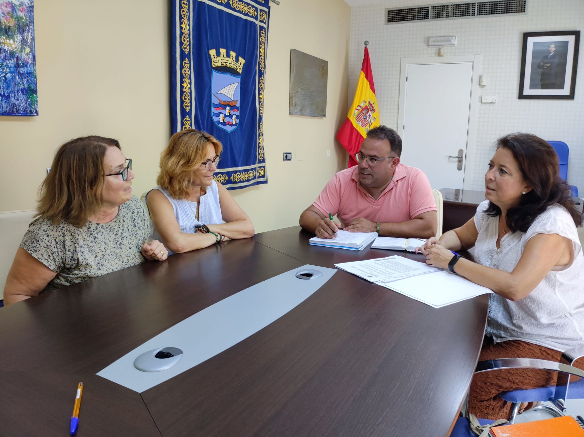 El alcalde de Almuñécar se reúne con del Comité de Empresa de Ayuda a Domicilio para conocer sus demandas